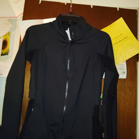 FABLETICS Rosalia Performance Jacket - Small - Picture 7 of 13